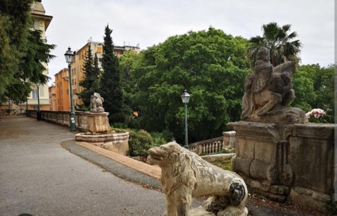 Ampio Appartamento Con 2 Posti Auto E Cortile Genova Kültér fotó